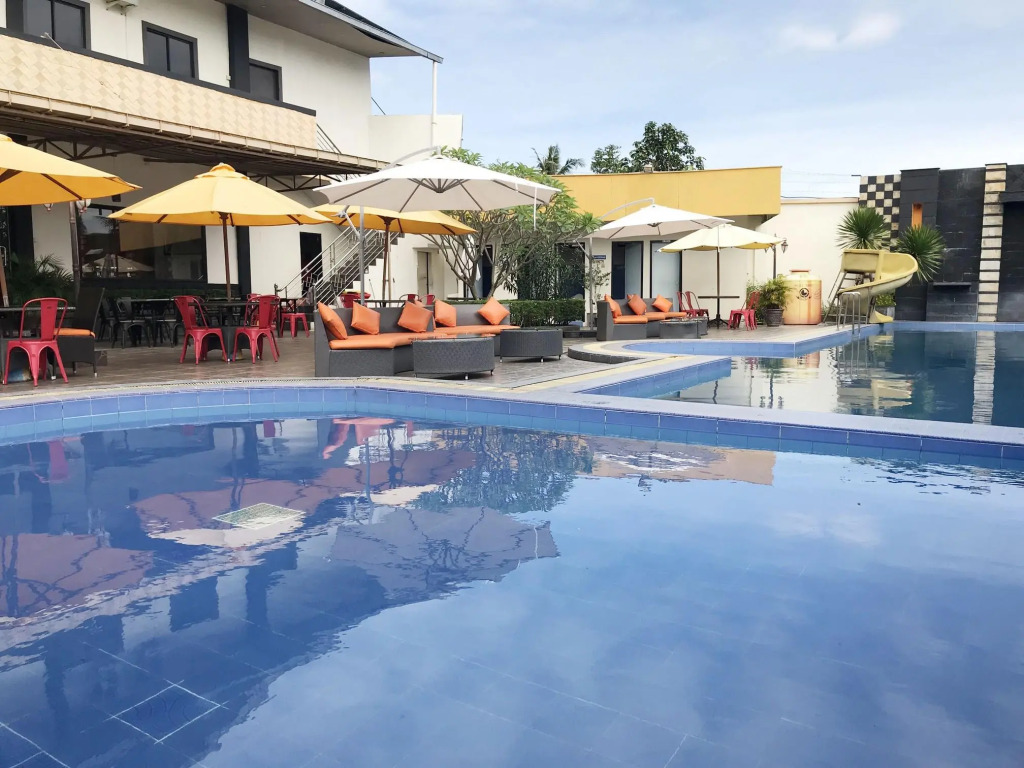 Grand Sari Hotel