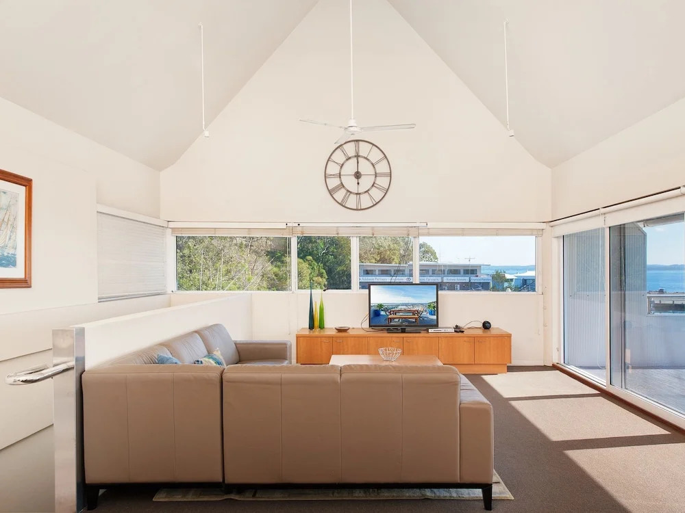 Crows Nest, 6 Teramby Road, D'Albora Marina