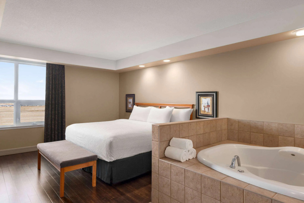 Royal Hotel Edmonton Airport Trademark Collection By Wyndham