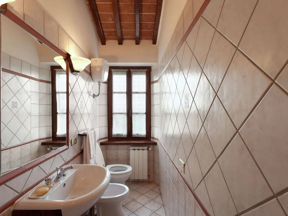 Apartment Near Cortona With Pool and Roman Charm