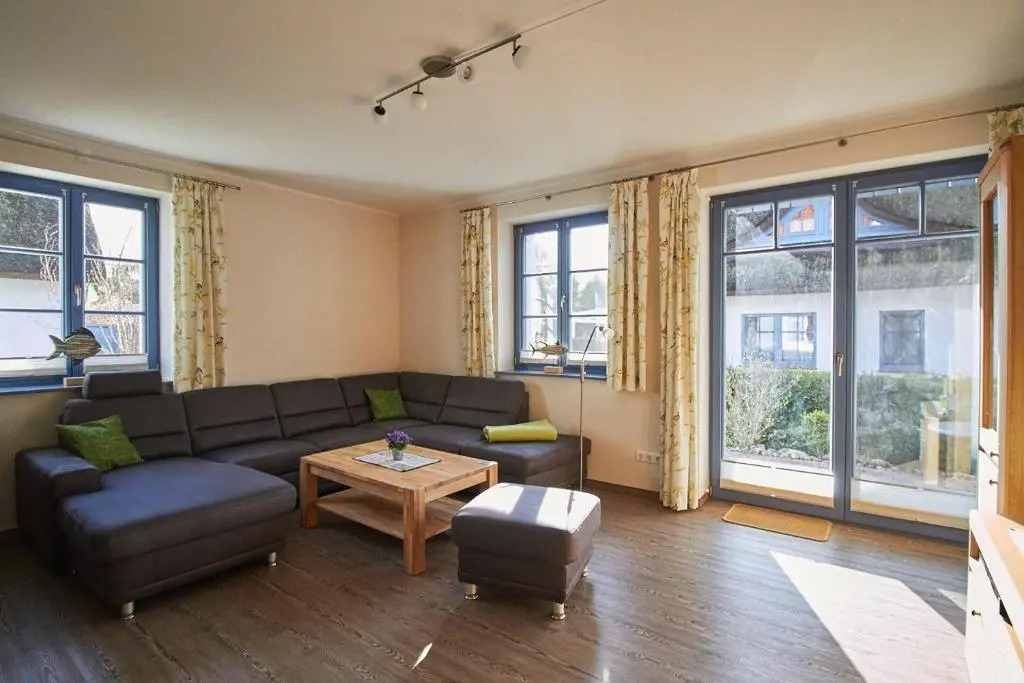 Neue Reihe 43 Villa Regulus EG