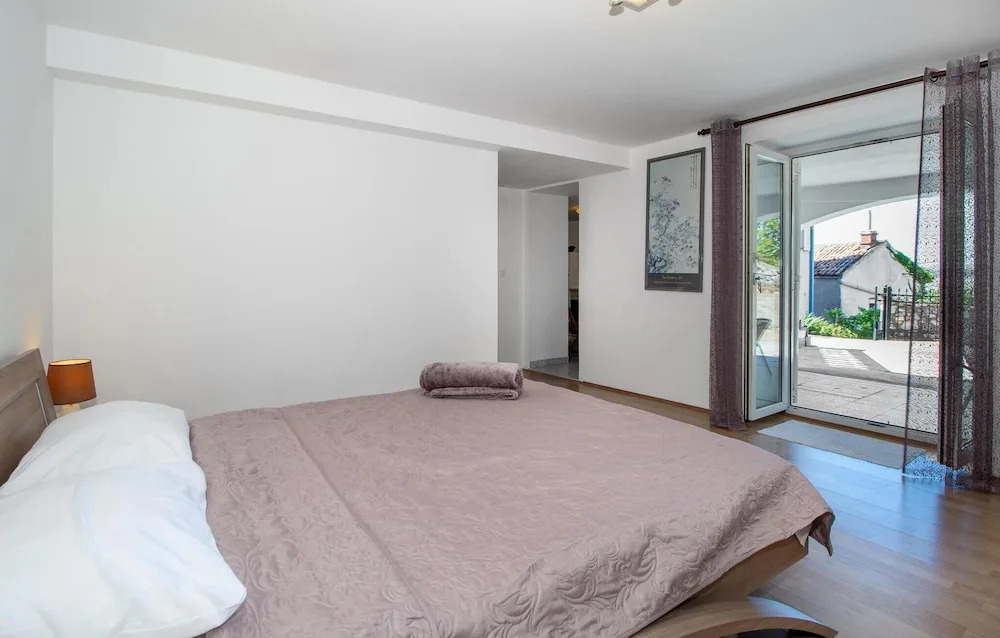 Amazing Apartment in Jadranovo With Wifi and 1 Bedrooms