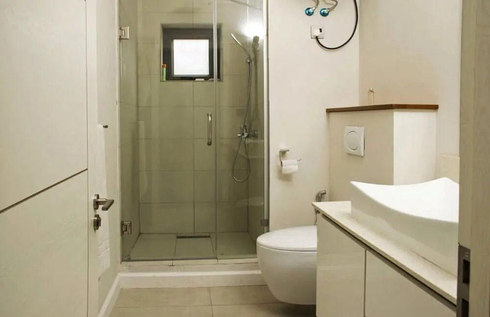 Modern 2-bed Sleeps 4 With Balcony