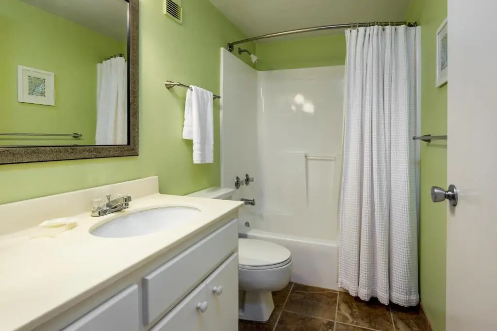 Sand Caper 202, Sleeps 4, Gulf Front, 2 Bedrooms, Elevator, Heated Pool