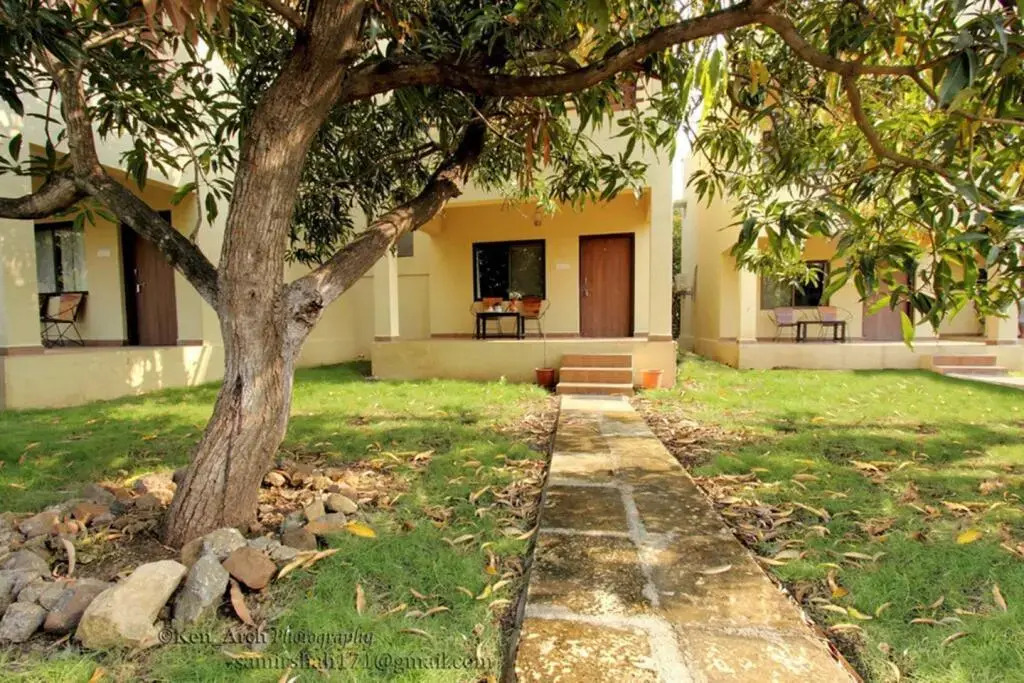 The Lodge Gir