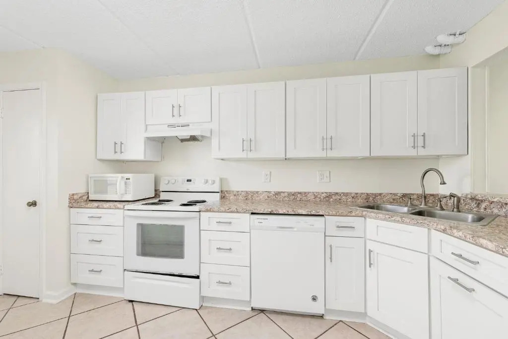 Sea Place 14164, 3 Bedrooms, Sleeps 8, Ground Floor, Pool, Tennis, WiFi