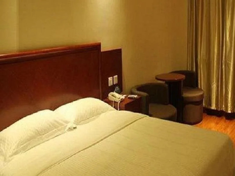GreenTree Inn HeBei QinHuangDao ChangLi County MinSheng Road Walking Street Express Hotel