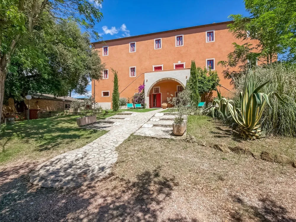 Tuscan Farmhouse in Montescudaio near Sea