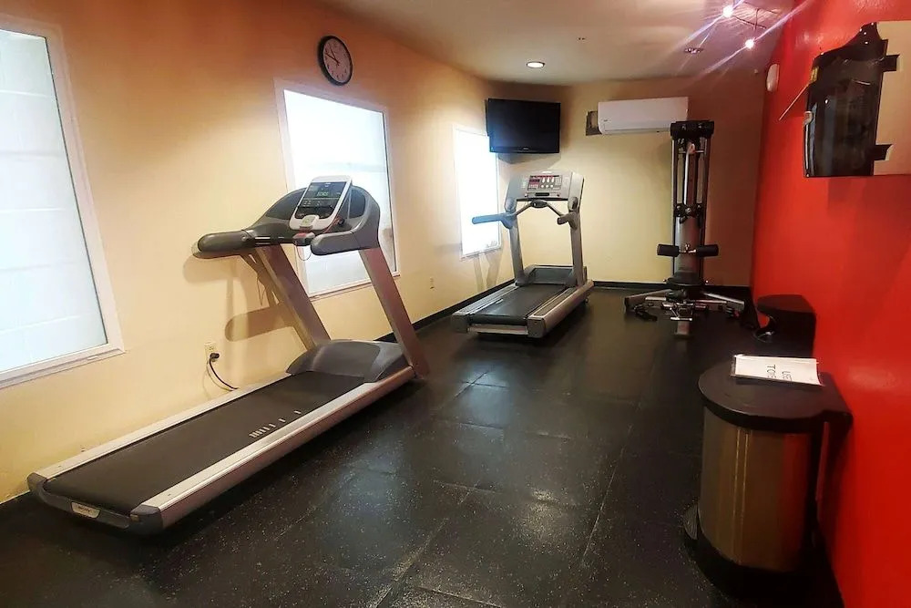 Wingate Suites by Wyndham Youngstown - Austintown
