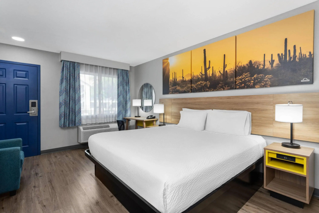 Days Inn by Wyndham Phoenix West