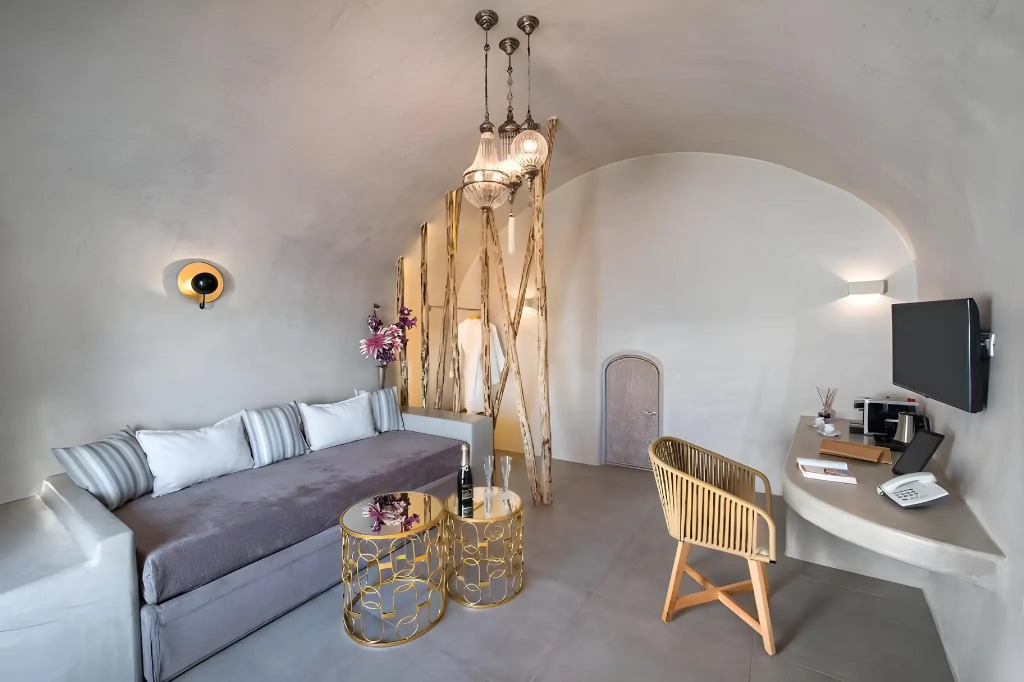 Athina Luxury Suites