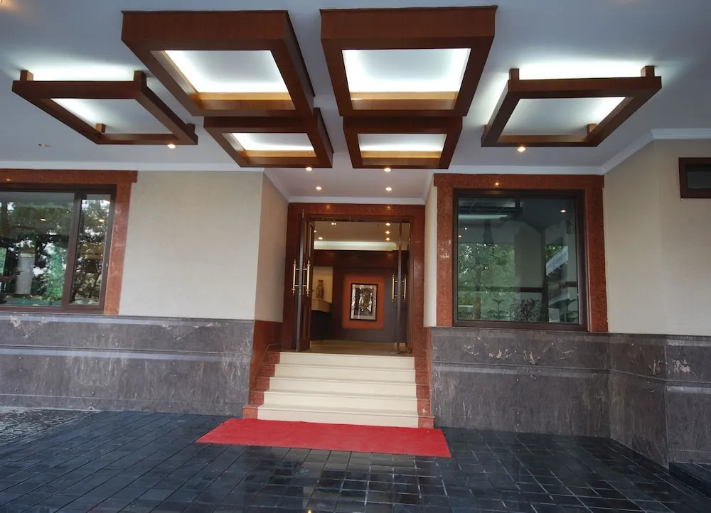 Madhuban Sarovar Portico Mussoorie