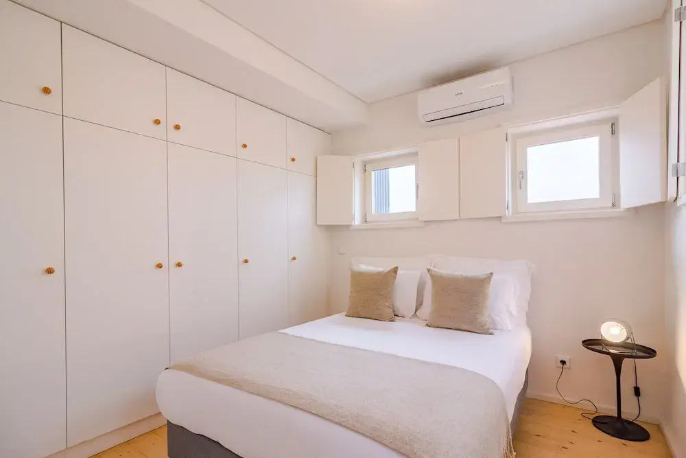Spacious 2-bedroom Retreat in Porto