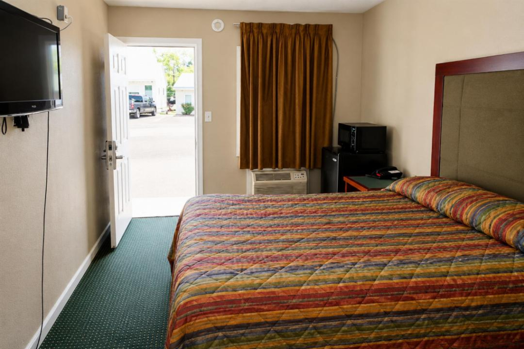Budget Lodge by OYO Portland West
