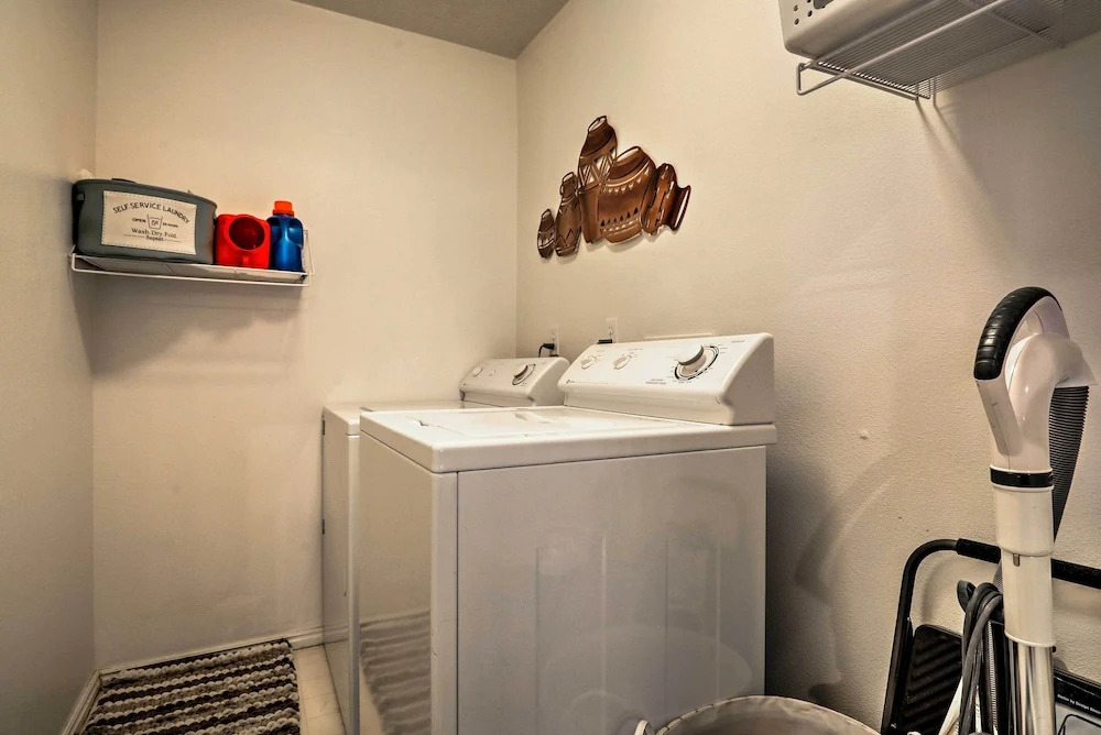 St. George Townhome w/ Patio - Near Natl Parks