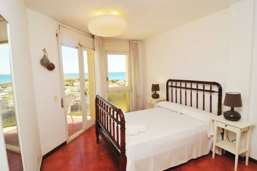 HomeHolidaysRentals Bon Repos