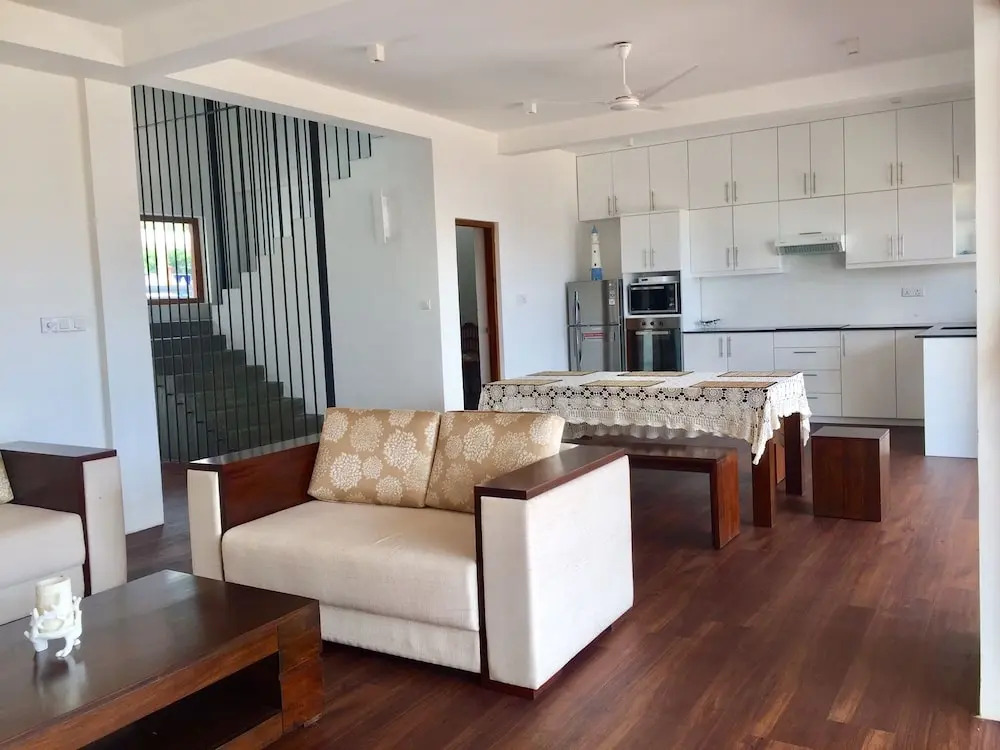 White Sand Villa - Beach front