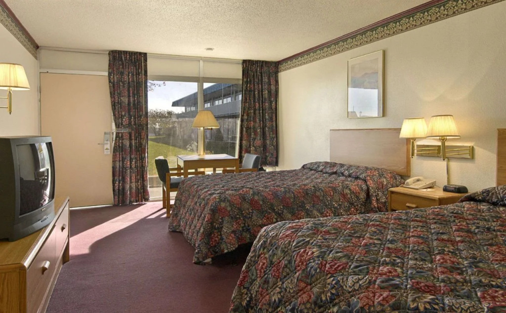 Budget Host Inn