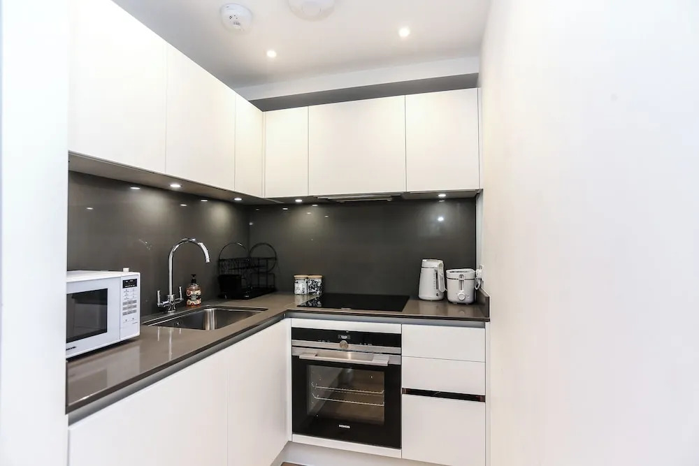 Chapel - Central Studio Apartment