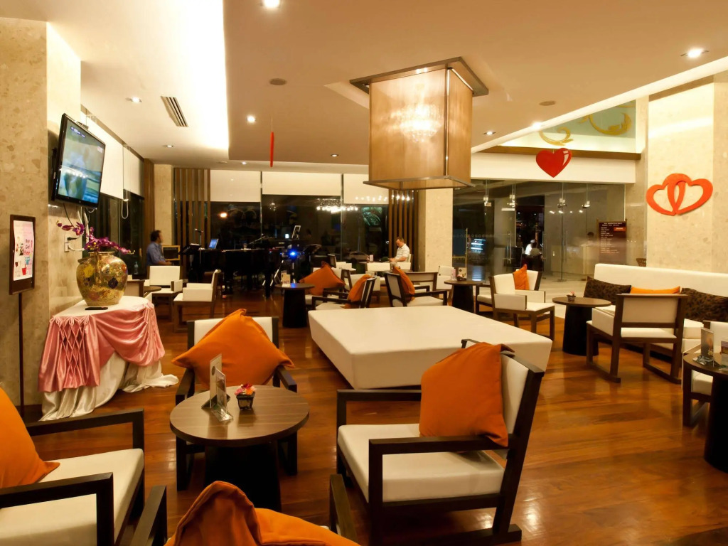 Grand Jomtien Palace Hotel