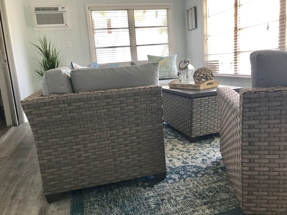 Rad's Cozy Cottage on Canal