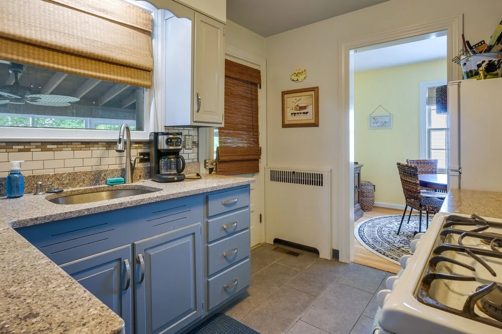 Cumberland Cottage w/ Screened Porch + Fire Pit!