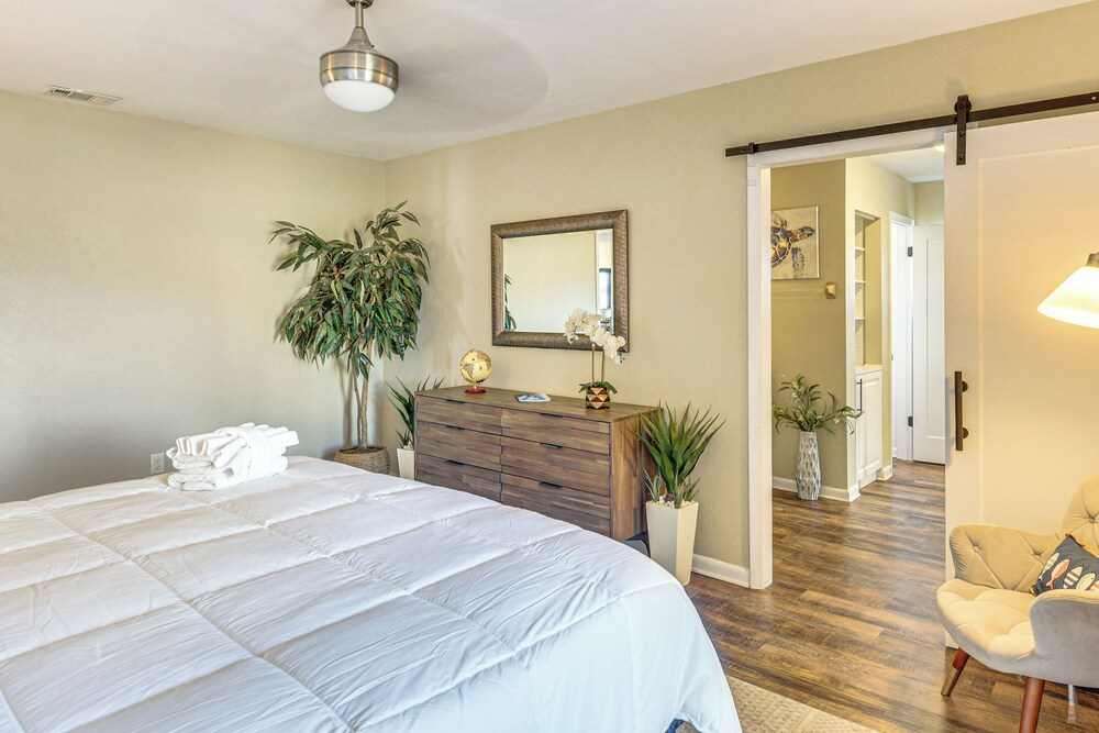 Coastal Pine Lakes Golf Club Getaway: Pets Welcome