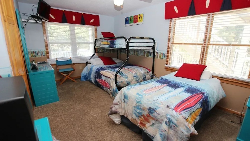 Sea Sisters - 4 Br Home