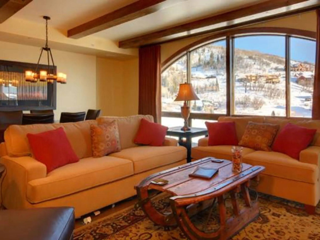 Edgemont Condos by Moving Mountains