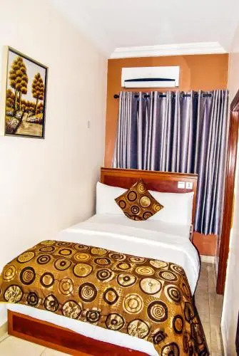 Royal Jatoz Hotels