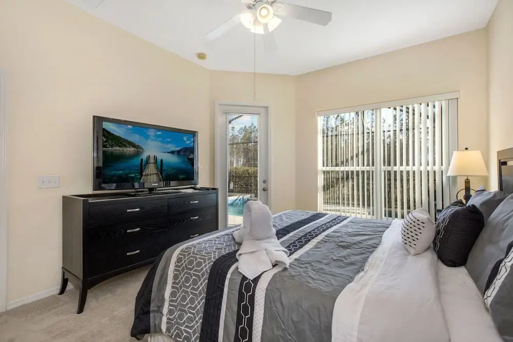 Award Winning Vacation Home With South Facing Pool And Spa Overlooking Conservation Land