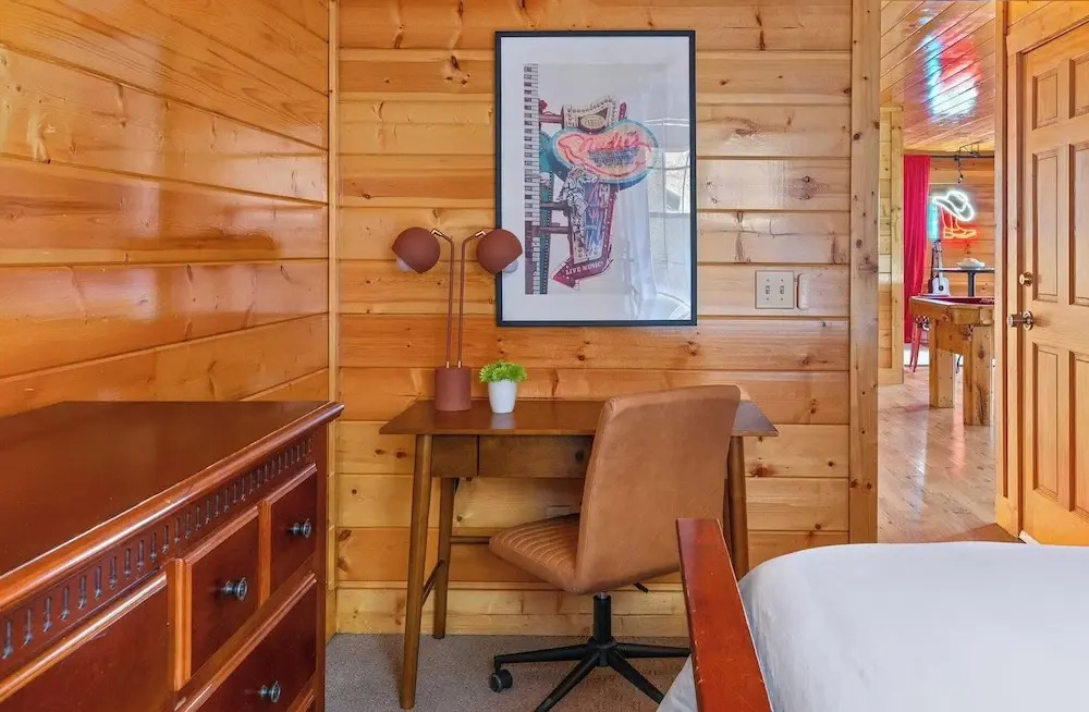 Bears Den Way by Avantstay Private Golf Sim, Firepit & Mountain Views Near Dollywood