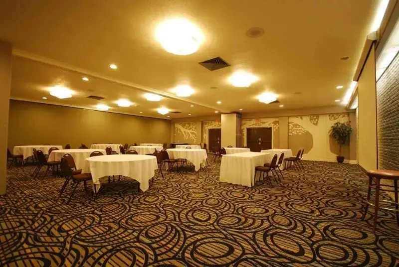 Clarion Inn & Suites Conference Center