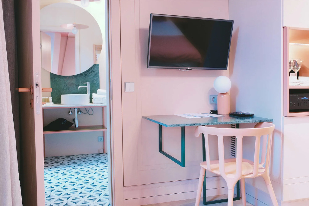 Redstone Boutique Hotel