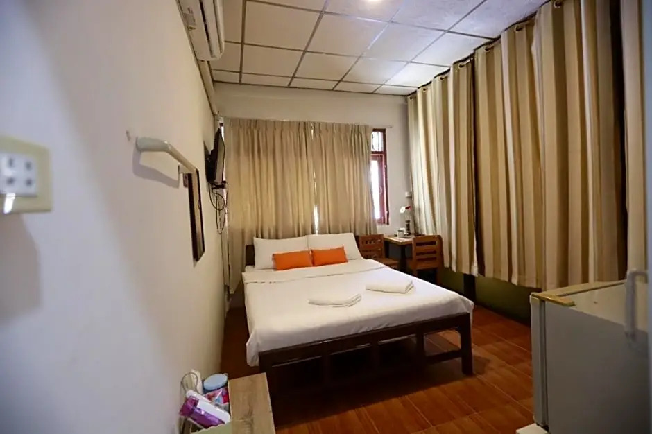 Banana hostel (Don Muang)