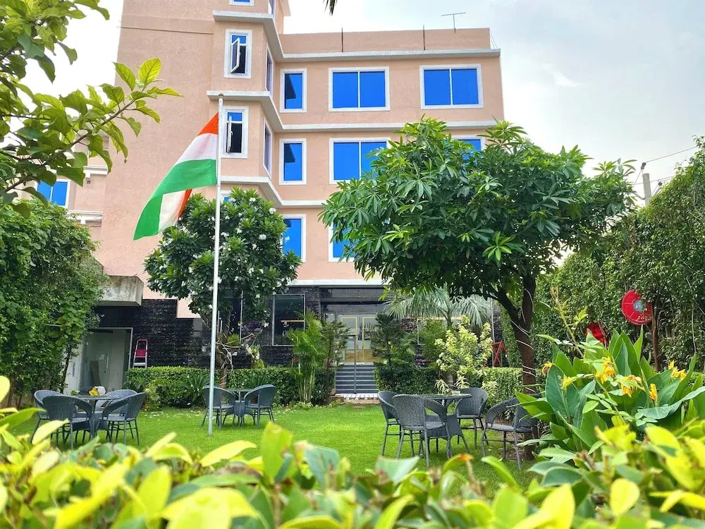 Hotel Shoba Estate Delhi Airport