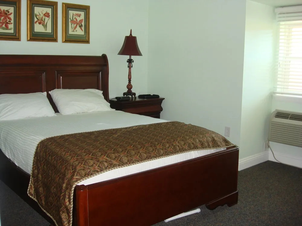 The City Hotel