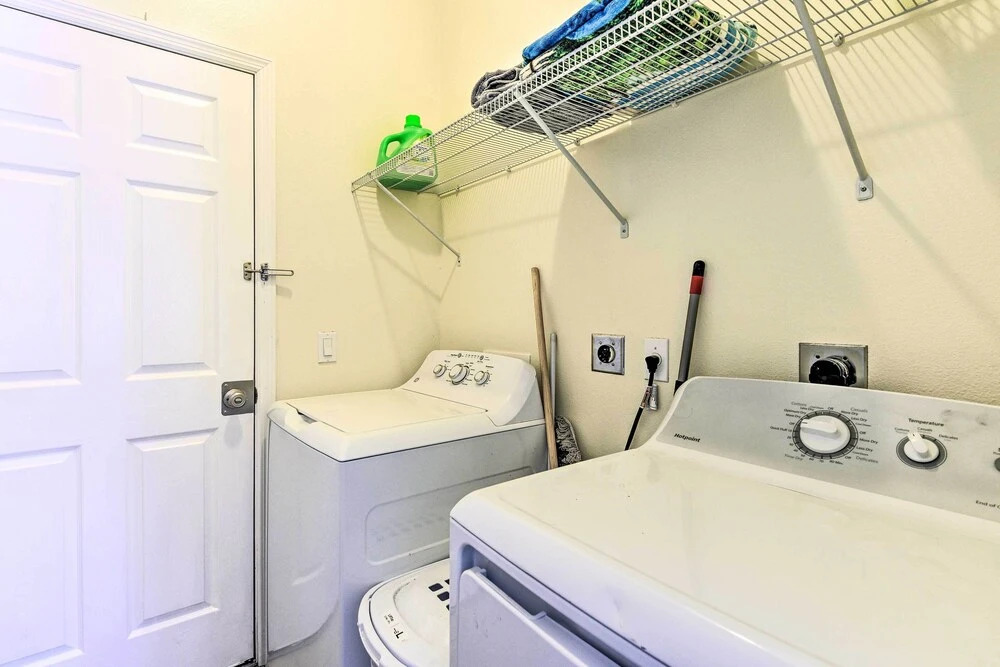 Rotonda West Home w/ Heated Pool, 5 Mi to Beach!