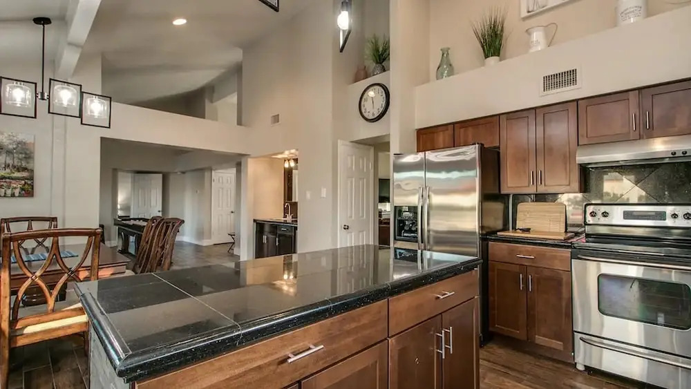 Spectacular Hilltop Home W/resort Like Backyard!