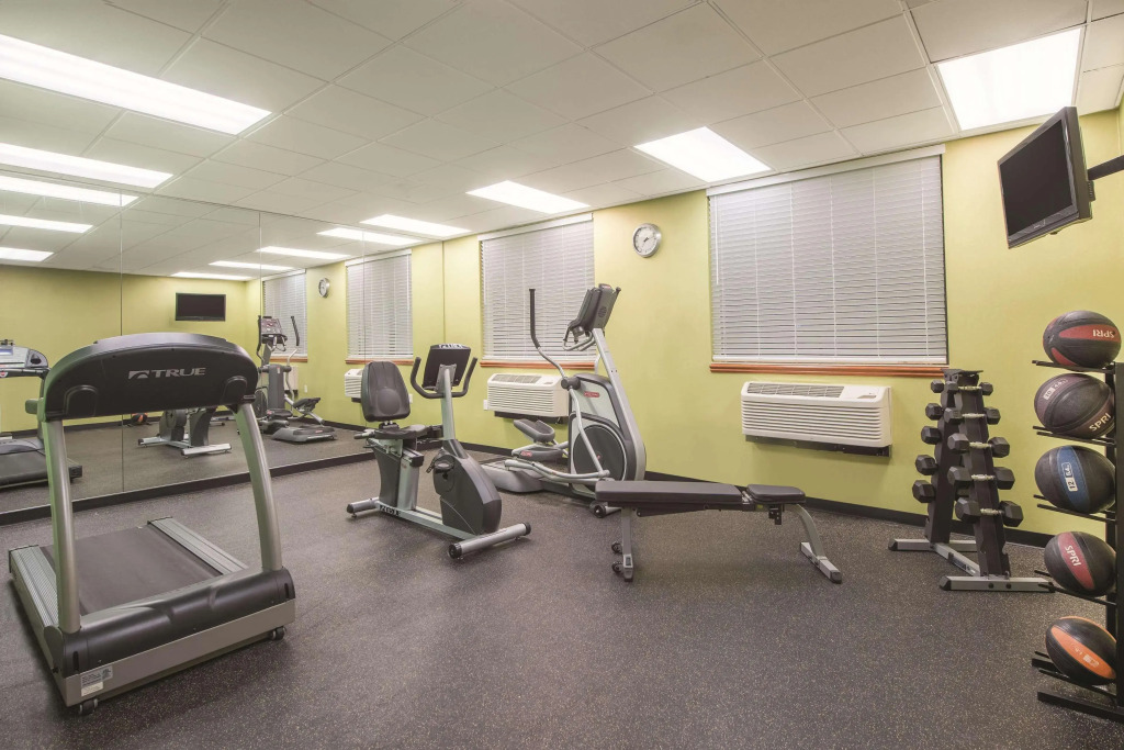 La Quinta Inn & Suites St. Louis Airport - Riverport
