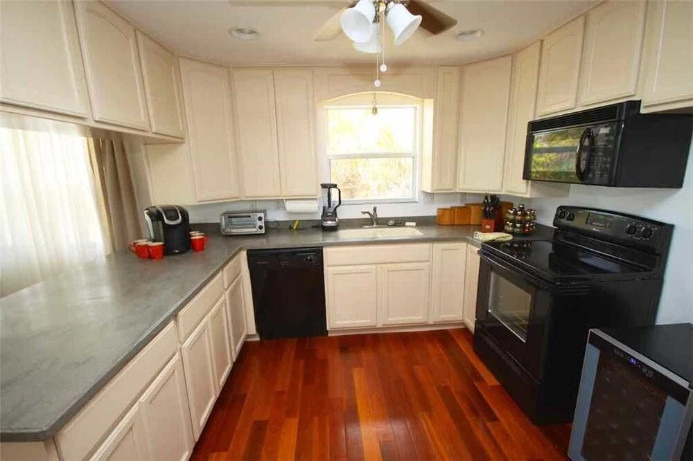 437 - LongLook Beachhouse