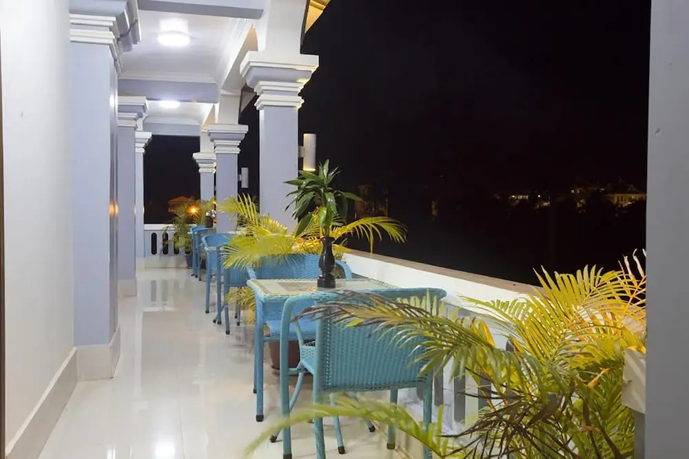 Nary Villa