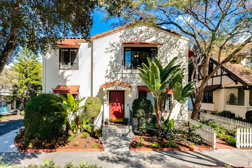 427 Santa Barbara (1655-159019) - 1 Br Hotel Room