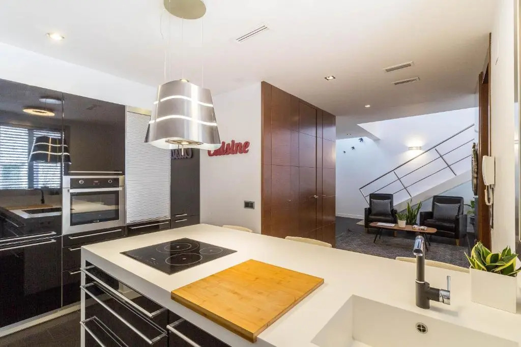 VLVilla - Villa de lujo en Valencia con piscina privada y sala de cine
