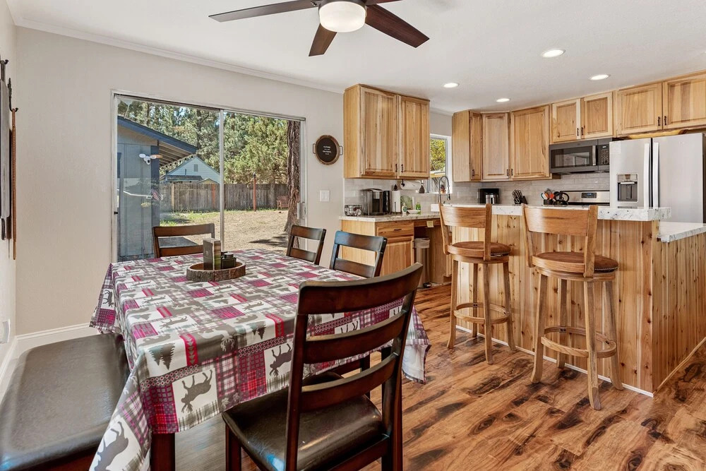 Pine Mountain Lodge - Cute And Cozy With Hot Tub And Fenced Yard! 2 Bedroom Cabin