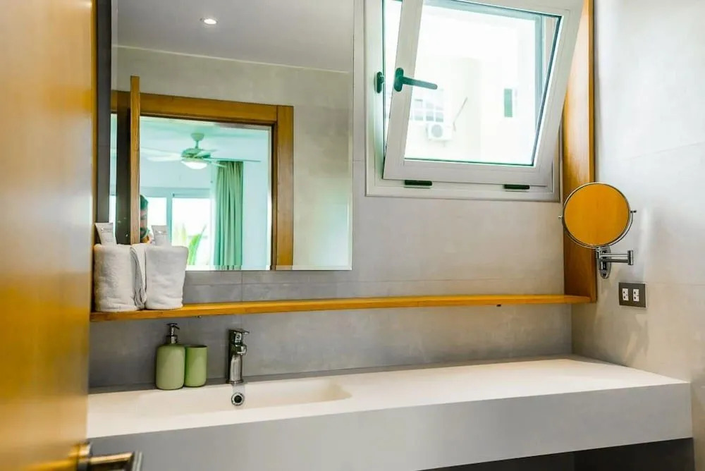 2 bed Penthouse Just Steps From the Beach