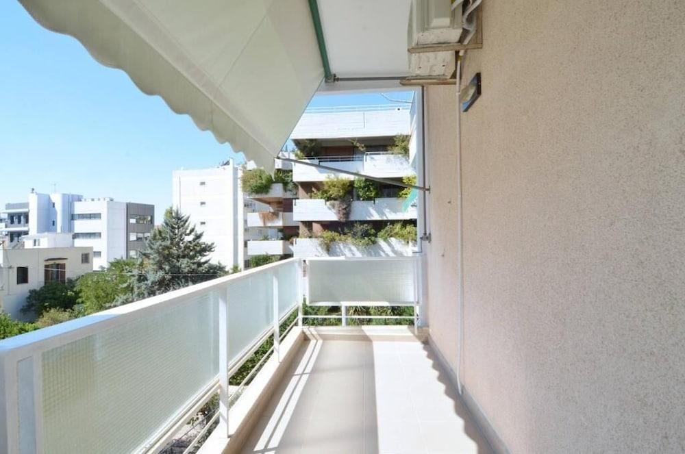 Spacious minimal apartment at Chalandri