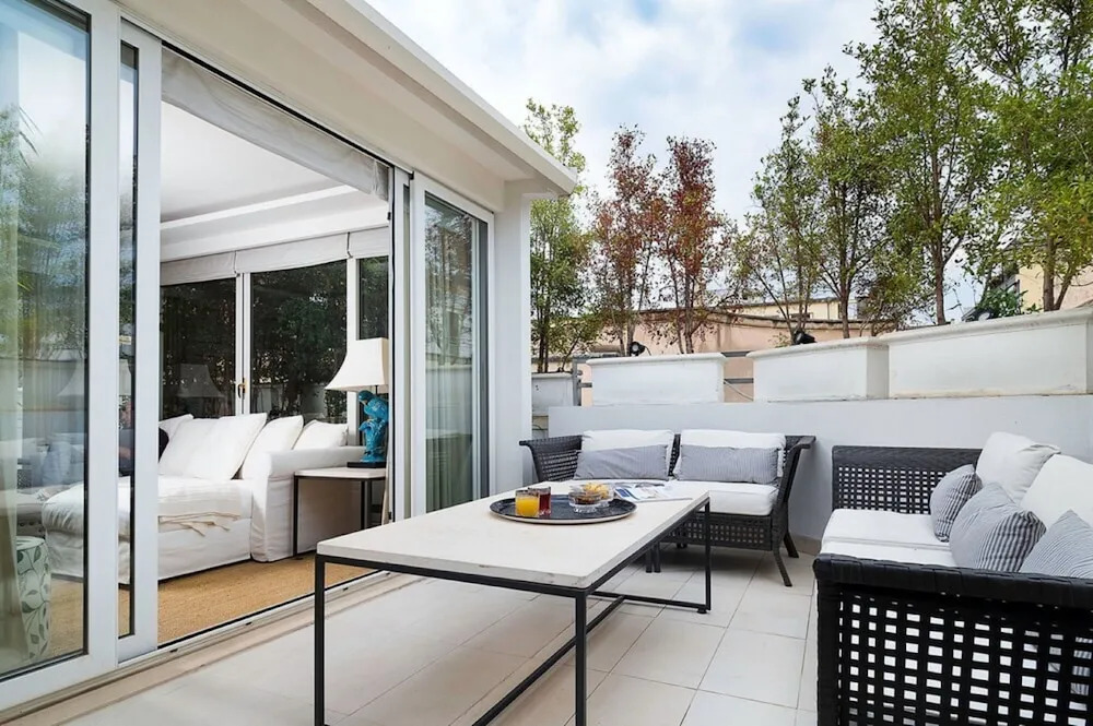 Opera Home