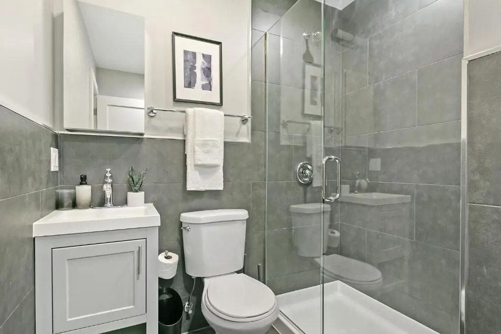 Stylish Comfortable 2-Bedroom 1 Bath West Town