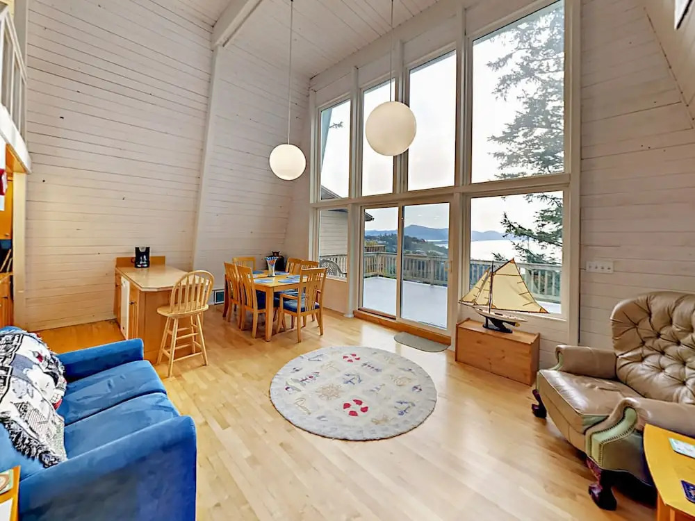 Norwester Upper Unit - 2 Br Duplex